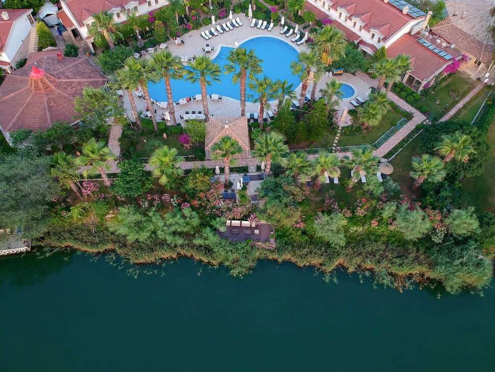 Een foto van het zwembad bij Dalyan Resort Hotel