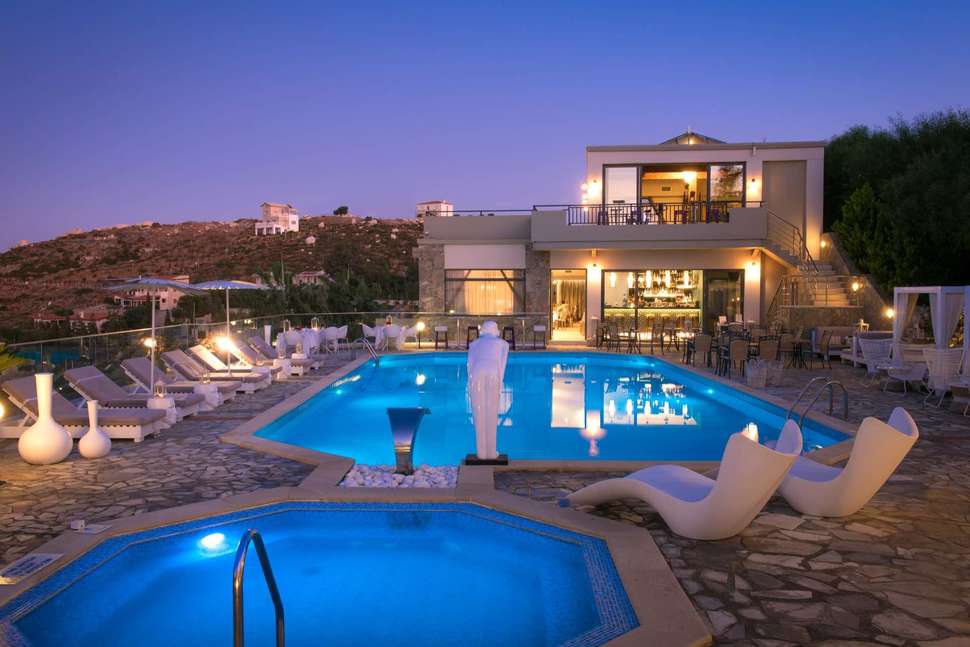 Een foto van het zwembad bij Happy Cretan Suites