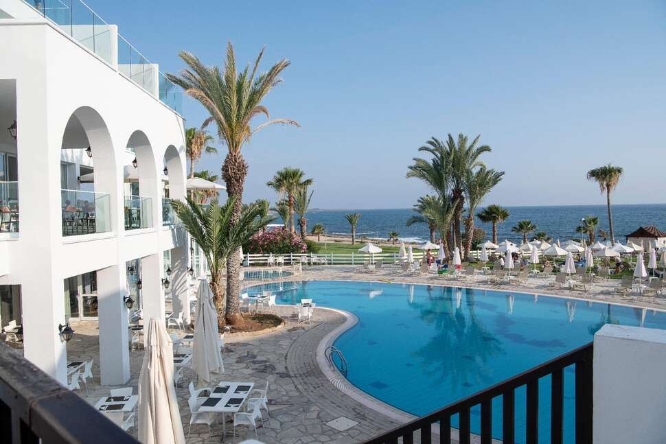 Een foto van het zwembad bij Akti Beach Village Resort