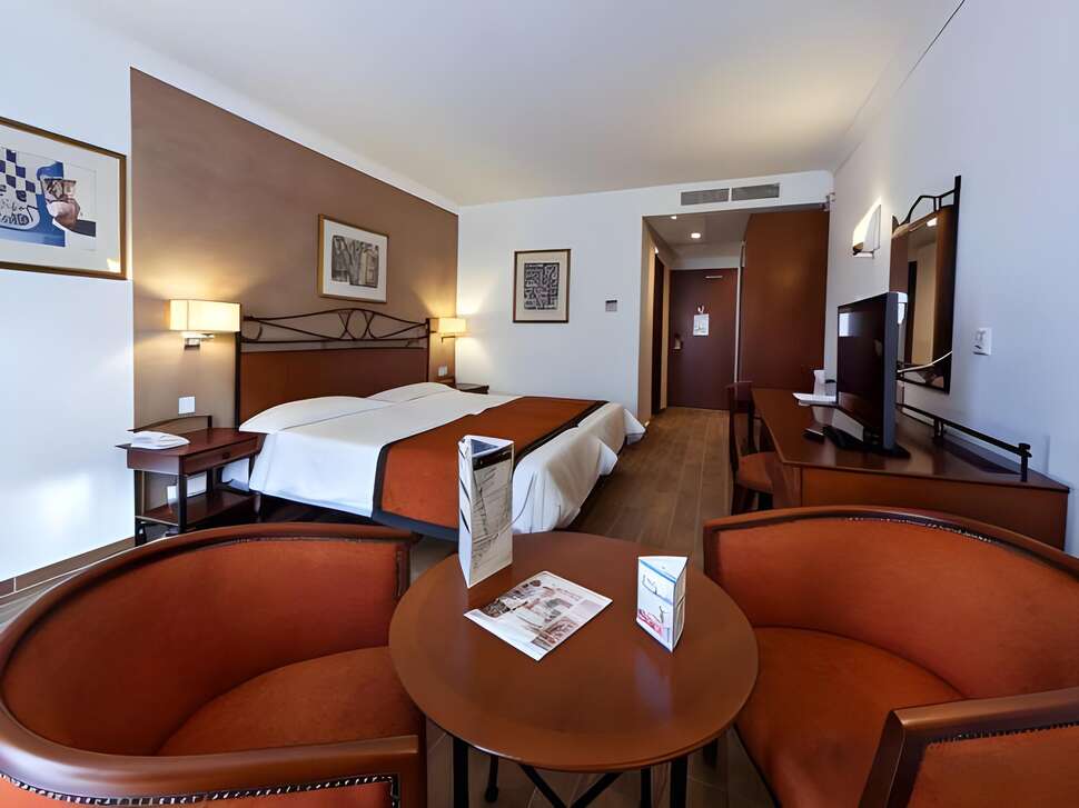Ein Foto Golden Tulip Vivaldi Hotel