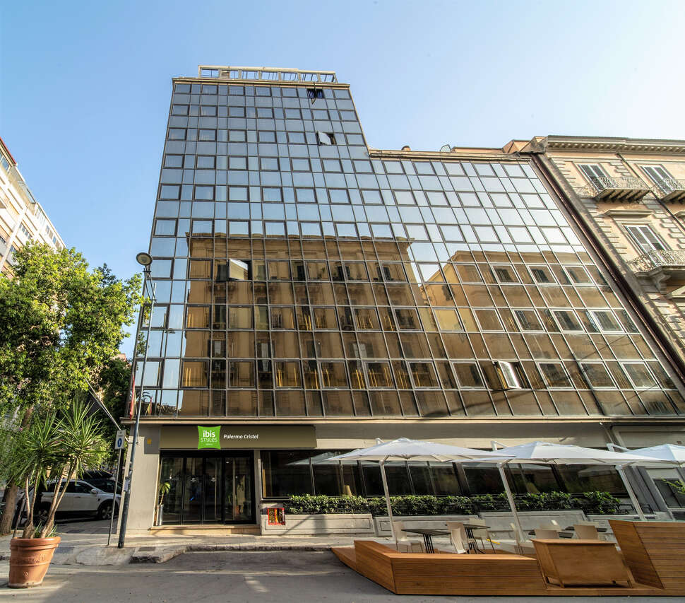 Een foto van de buitenkant van Ibis Styles Palermo Cristal