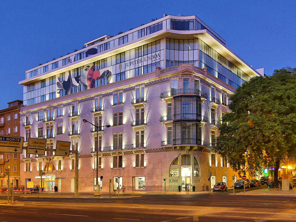 Een foto van de buitenkant van Jupiter Lisboa Hotel