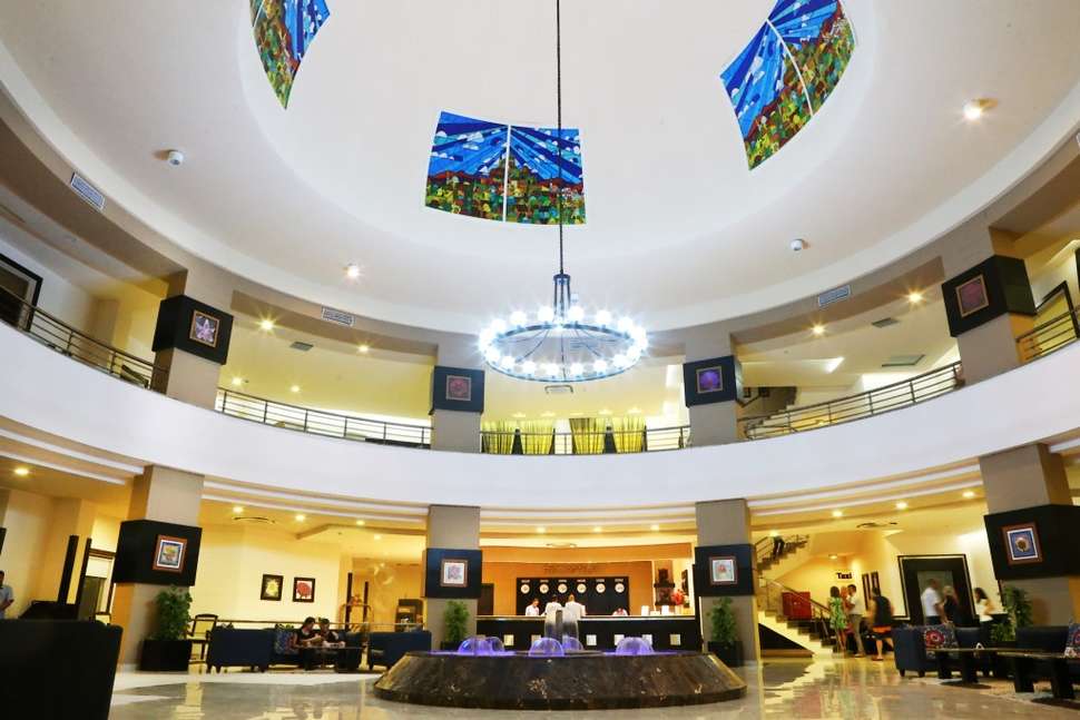 Een foto van het interieur van El Karma Aqua Beach Resort