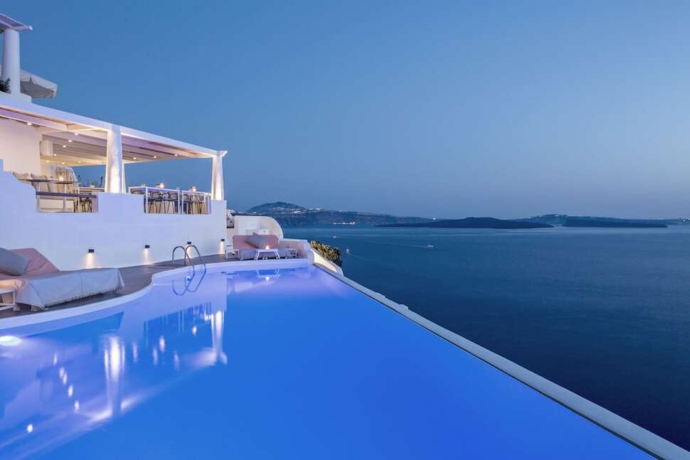 Ein Foto vom Pool im Katikies Hotel