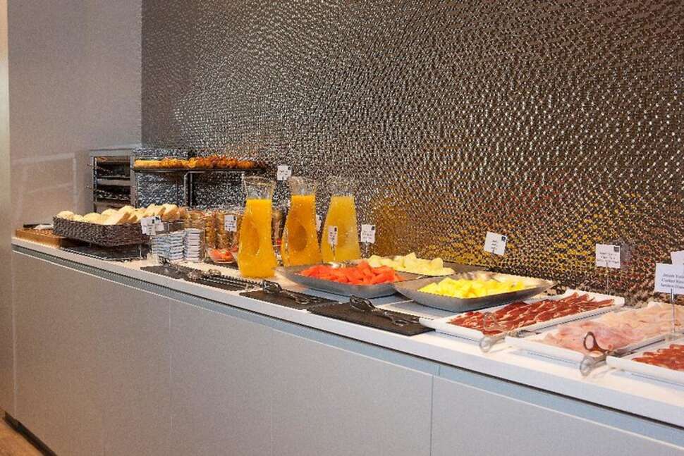 Een foto van de faciliteiten bij SH Colon Hotel