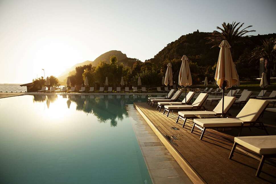 Een foto van het zwembad bij Domes of Corfu