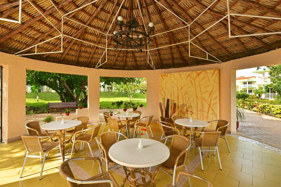 Ein Foto vom Innenbereich im Iberostar Tainos