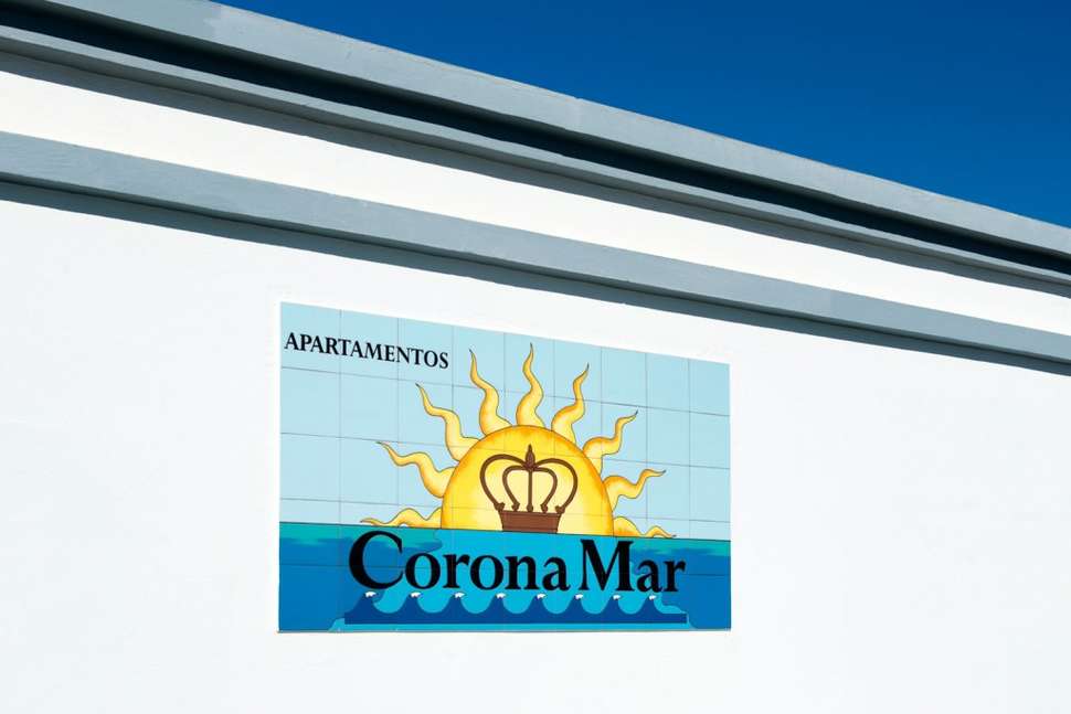 Een foto van de buitenkant van Corona Mar