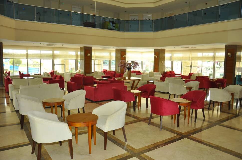 Een foto van het interieur van Ramada Resort By Wyndham Side