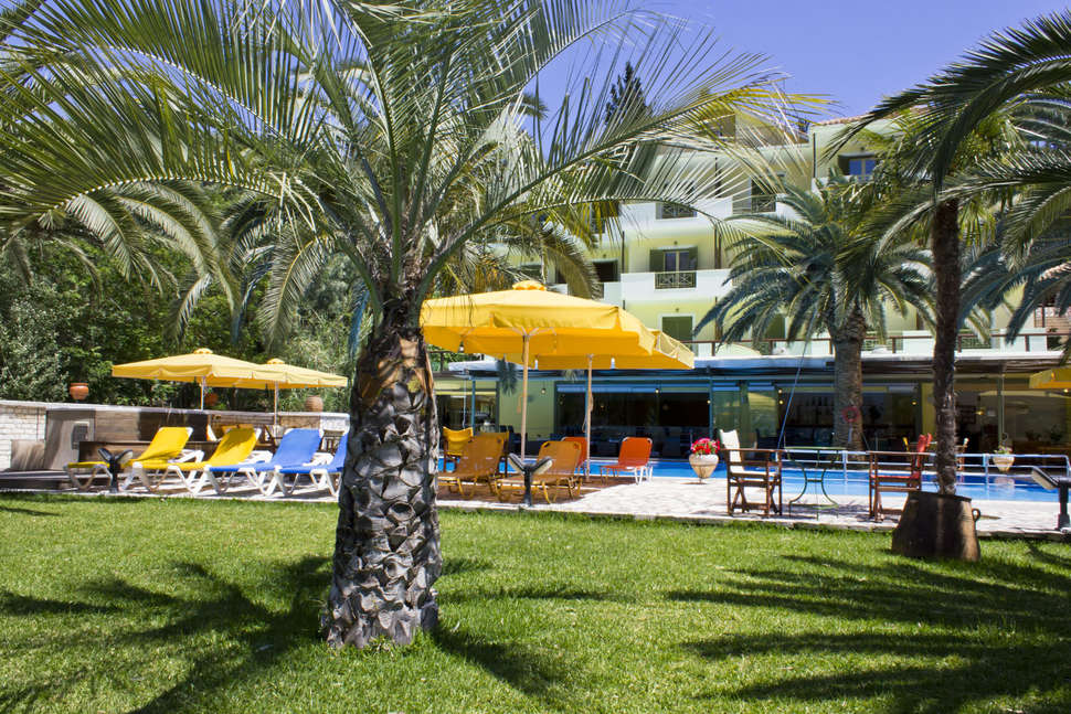 Een foto van het zwembad bij Cleopatra Beach