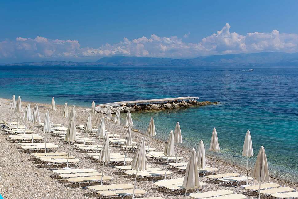 Een foto van het strand bij Hotel Valmar Corfu by Louis Hotels