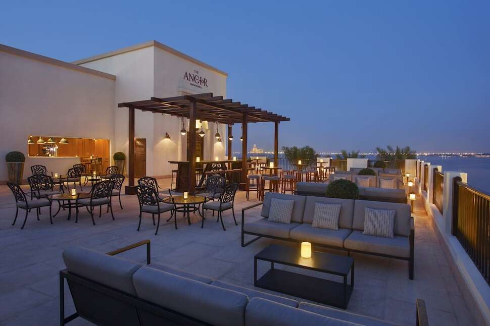 Ein Foto von der Terrasse im DoubleTree by Hilton Resort & Spa Marjan Island