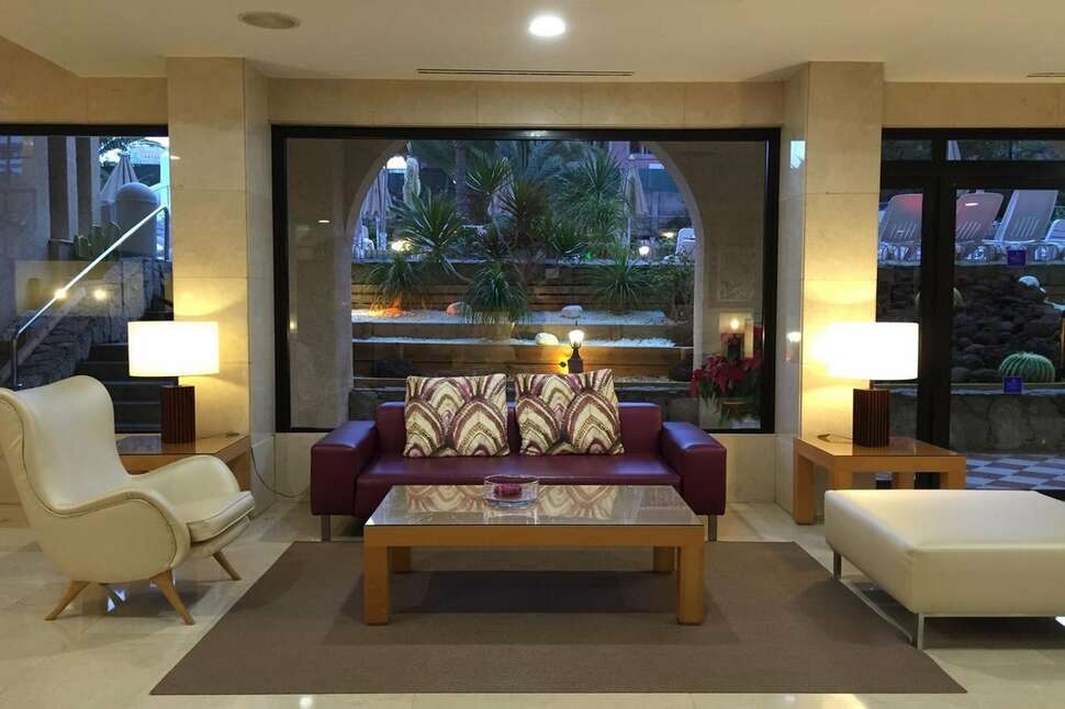 Een foto van het interieur van MUR Hotel Neptuno