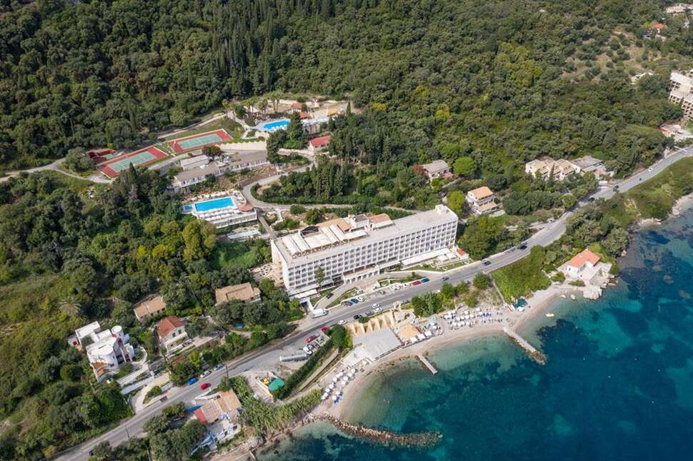 Een foto van de buitenkant van Hotel Valmar Corfu by Louis Hotels