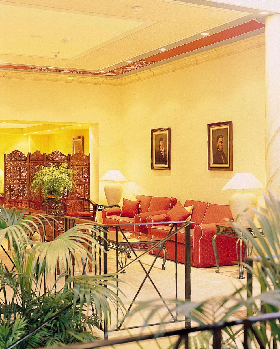 Een foto van het interieur van Aparthotel RF Astoria