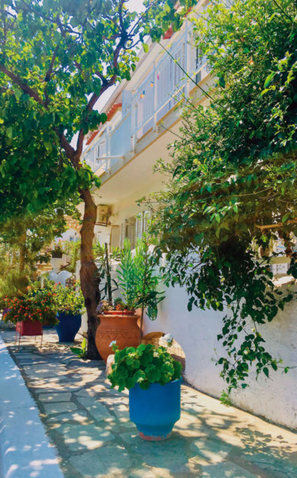 Ein Foto Leonidas Apartments