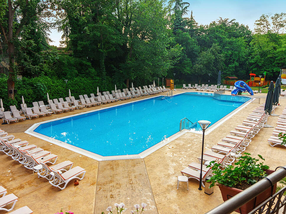 Een foto van het zwembad bij Park Hotel Odessos