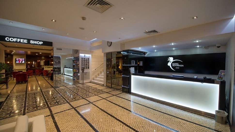 Een foto van het interieur van Alvorada Hotel