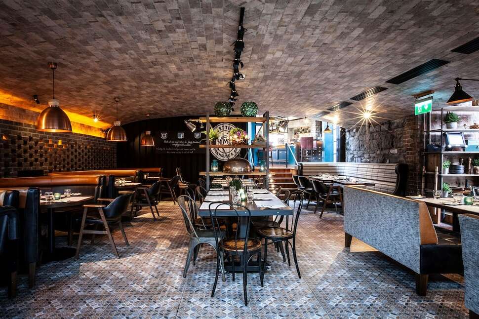 Een foto van The Address Connolly