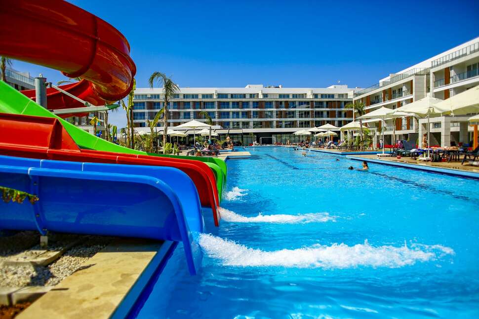 Ein Foto Courtyard Long Beach Holiday Resort
