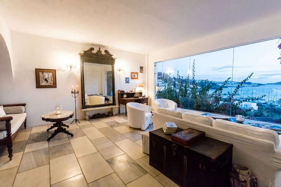Een foto van het interieur van Rhenia Hotel