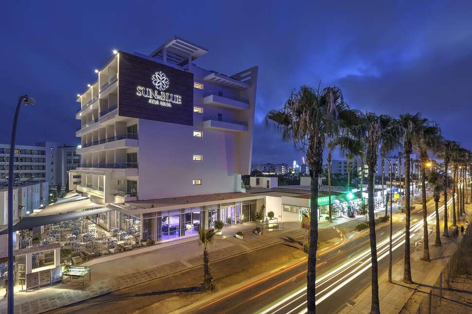 Ein Foto von der Außenansicht des Gaia Sun N Blue Hotel