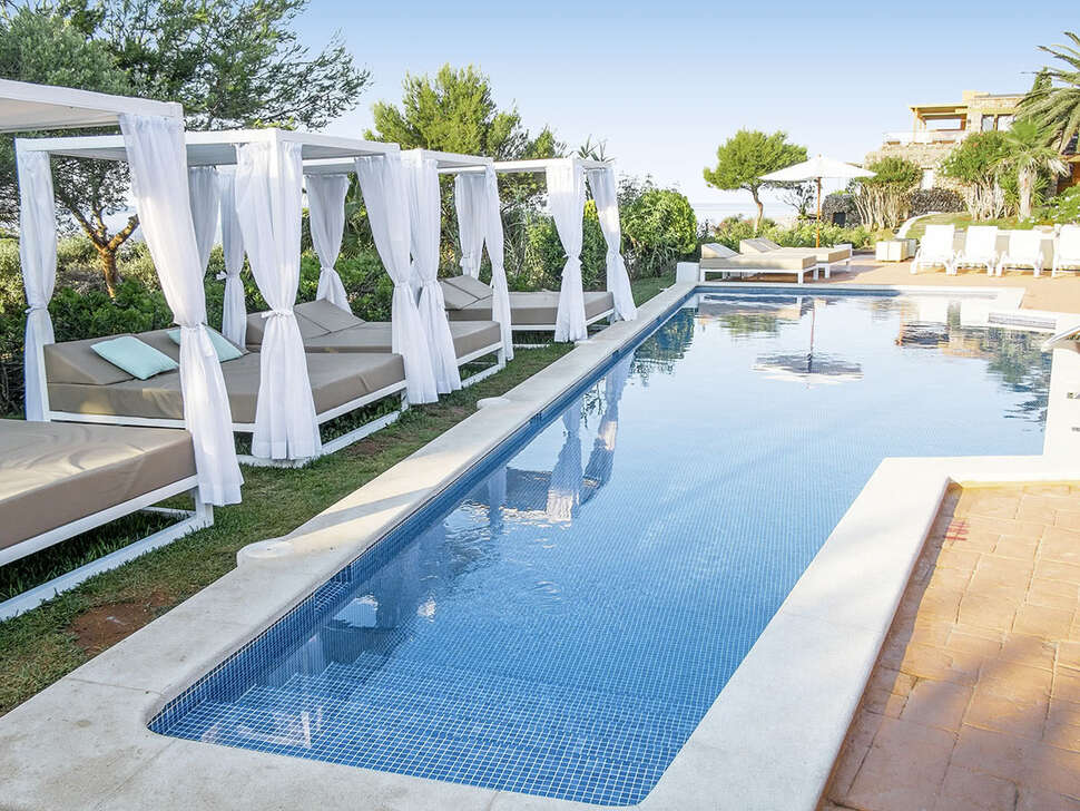 Een foto van het zwembad bij Pierre & Vacances Premium Menorca Binibeca