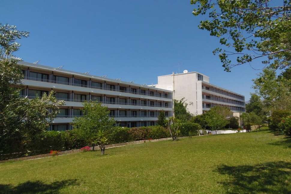 Een foto van de buitenkant van Mediterranee Hotel