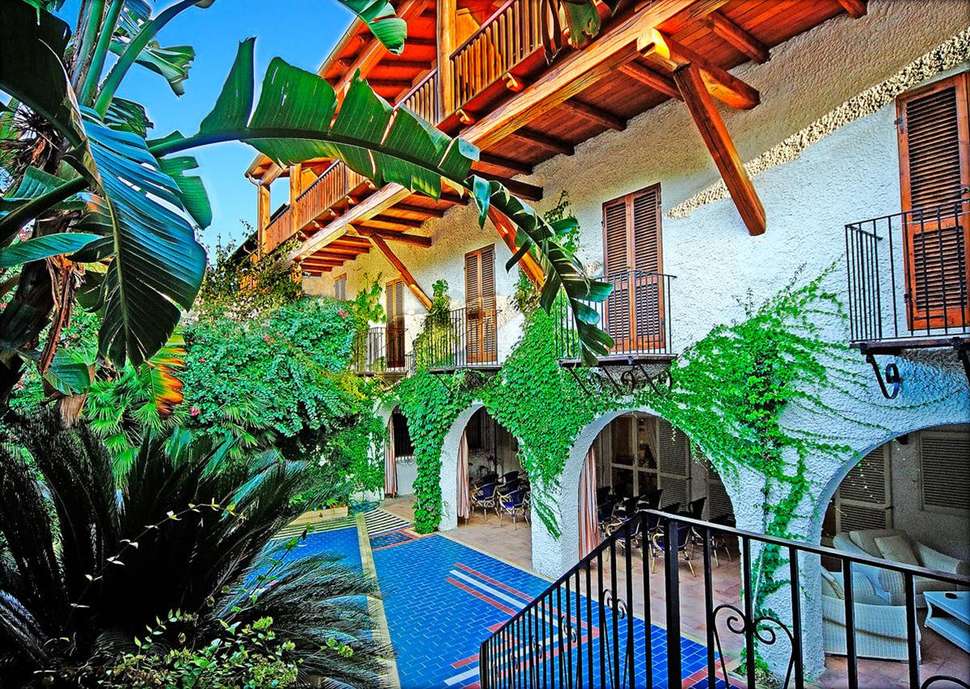Een foto van de buitenkant van Hotel Punta Negra