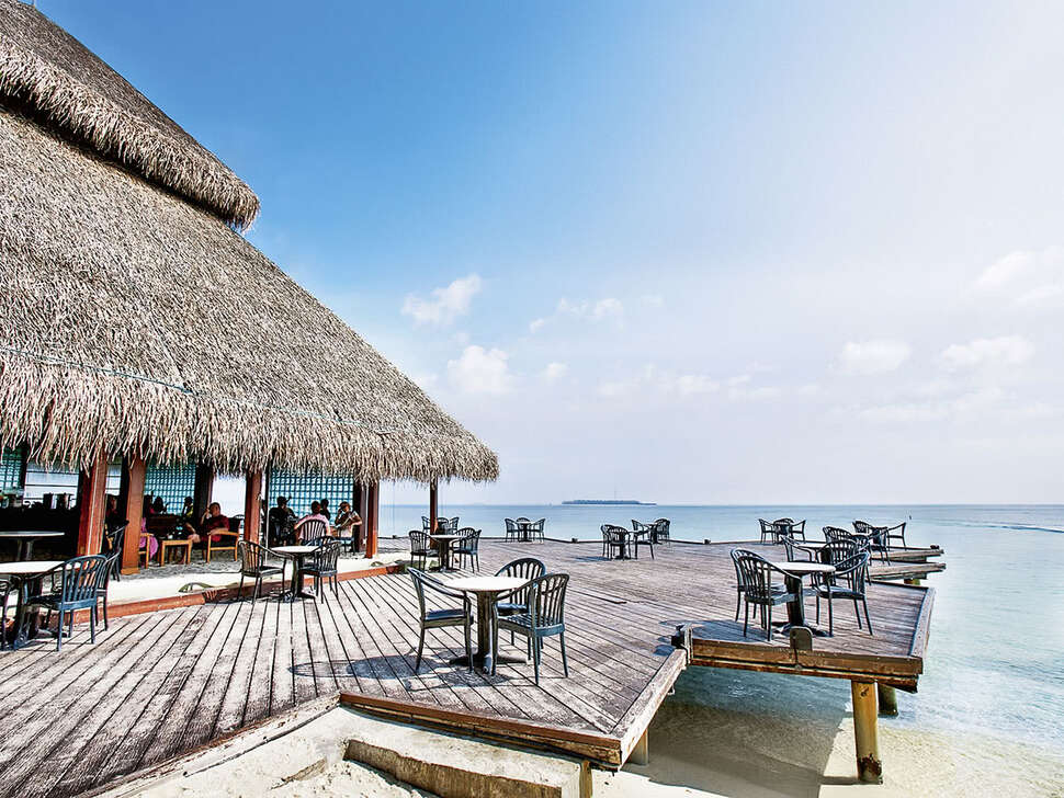 Een foto van het terras bij Adaaran Club Rannalhi