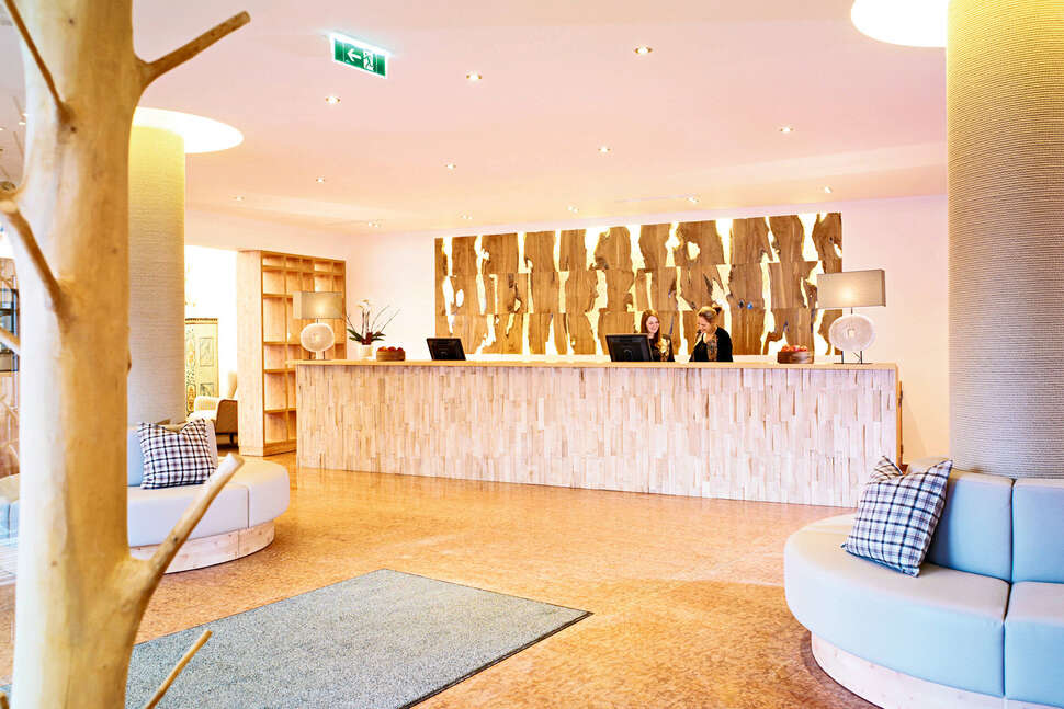Een foto van het interieur van Das Alpenhaus Kaprun
