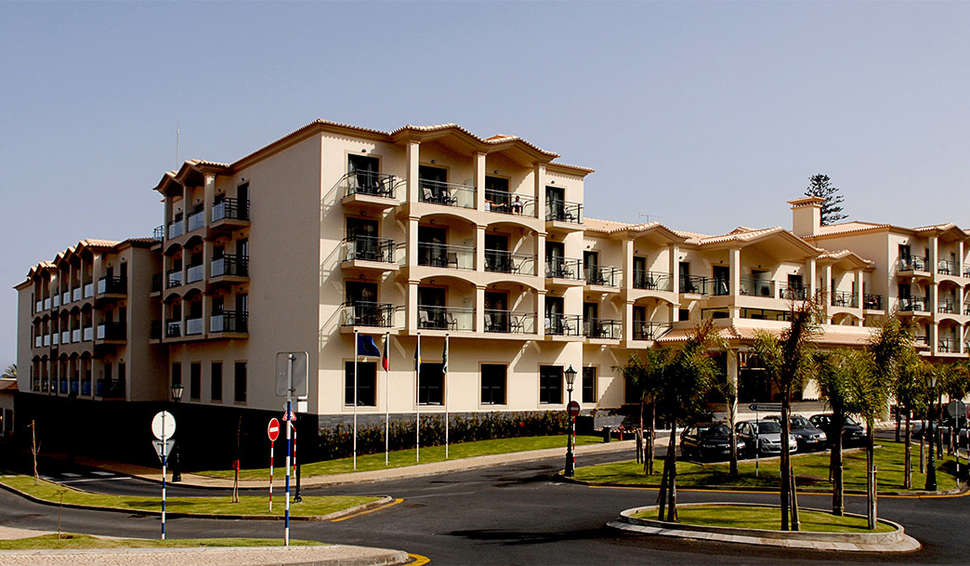 Een foto van de buitenkant van Vila Gale Santa Cruz