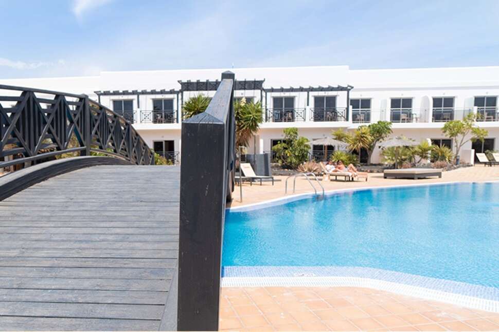 Een foto van het zwembad bij Hotel Coral Cotillo Beach
