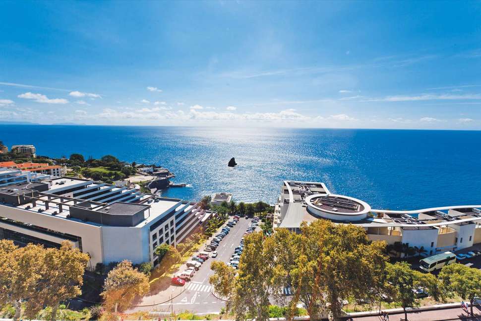 Een foto van de buitenkant van Alto Lido Hotel