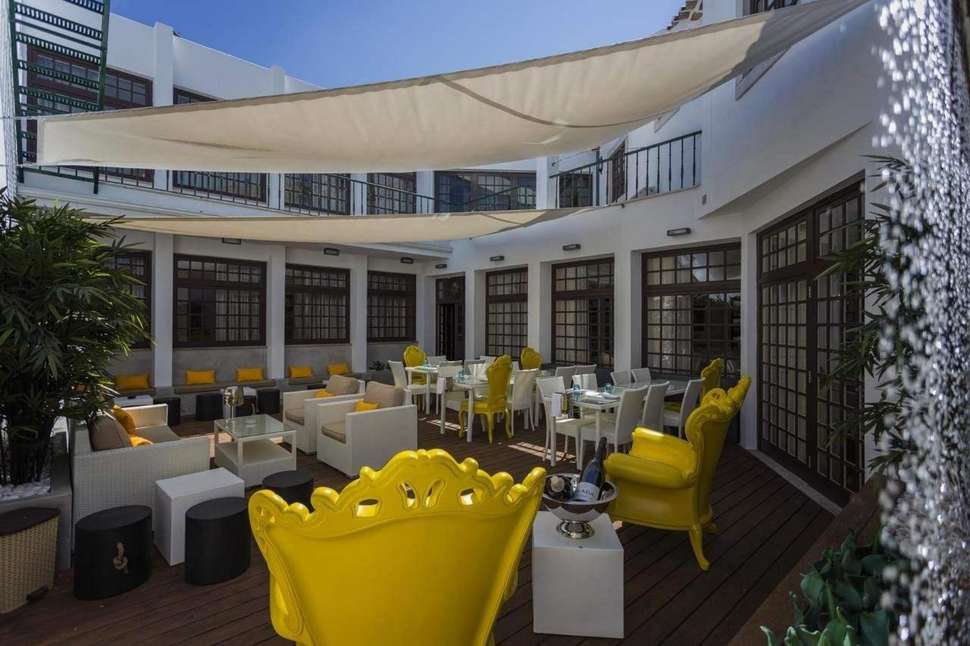 Een foto van het terras bij Josefa D Obidos Hotel