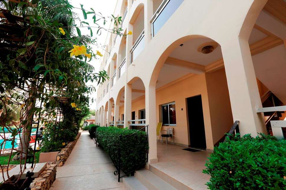 Een foto van de buitenkant van Seaview Gardens Hotel
