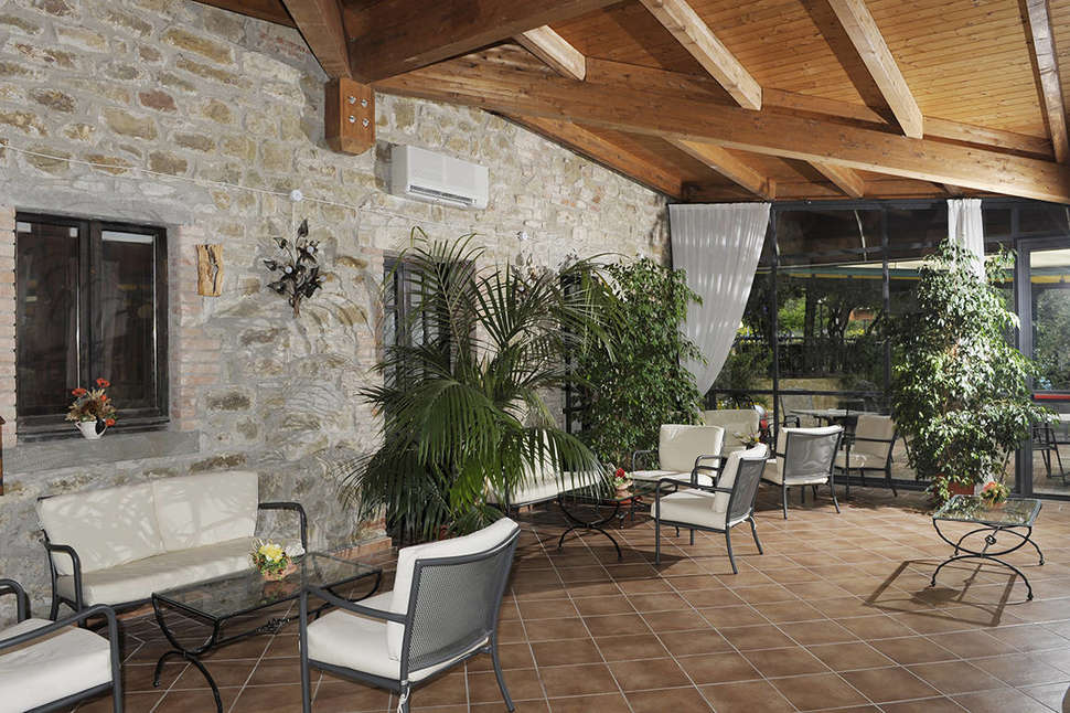 Een foto van het terras bij Hotel Villa Paradiso Village