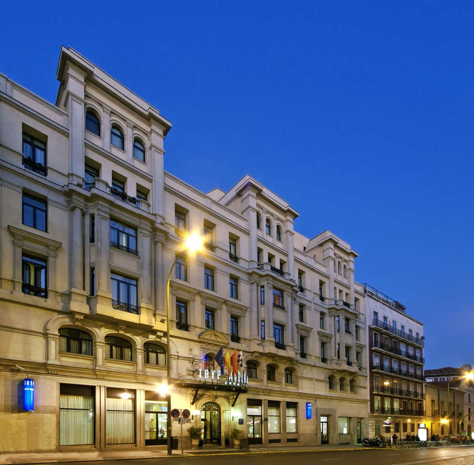 Een foto van de buitenkant van Casa de las Artes Melia Collection