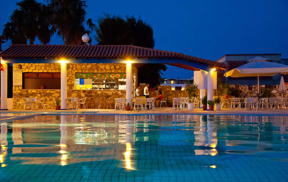 Een foto van het zwembad bij Hotel Tigaki's Star