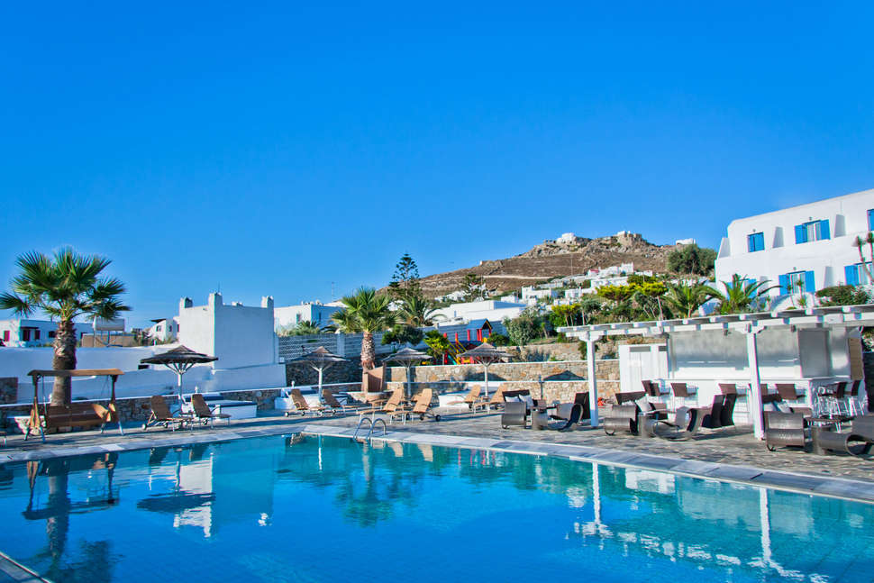 Een foto van het zwembad bij Yiannaki Hotel
