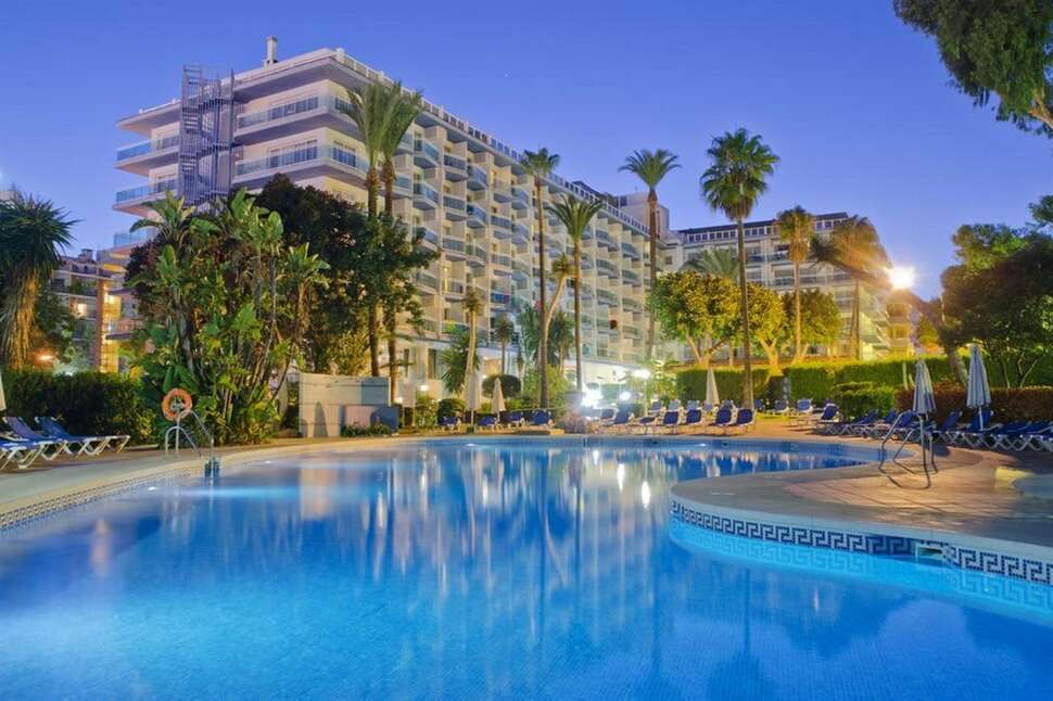 Een foto van het zwembad bij Hotel Palmasol