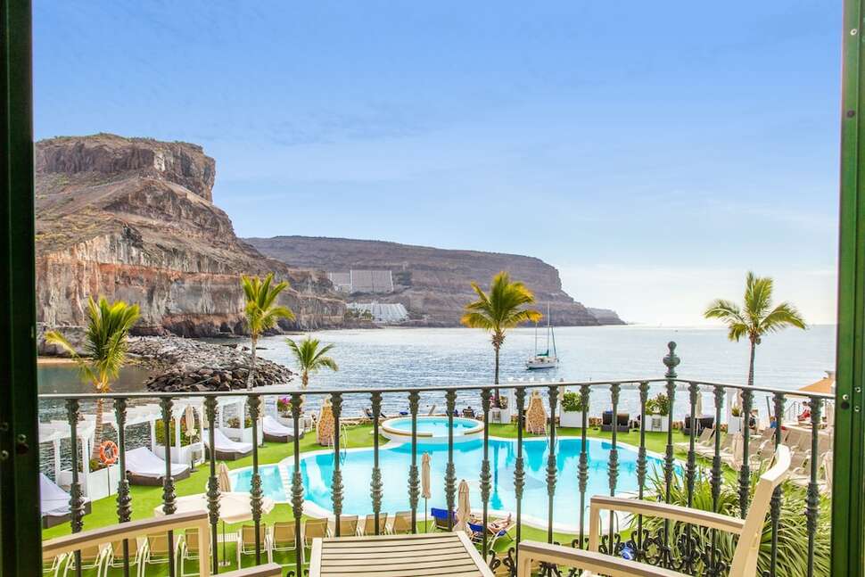 Een foto van het zwembad bij Hotel Livvo Puerto de Mogan
