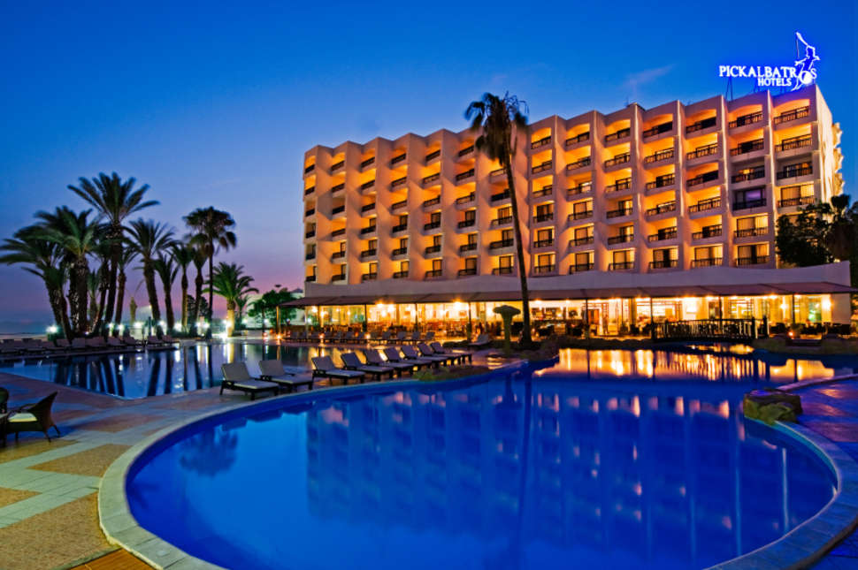 Een foto van het zwembad bij Royal Mirage Agadir