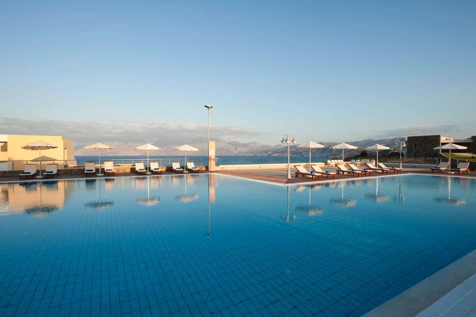 Een foto van het zwembad bij Miramare Resort & Spa