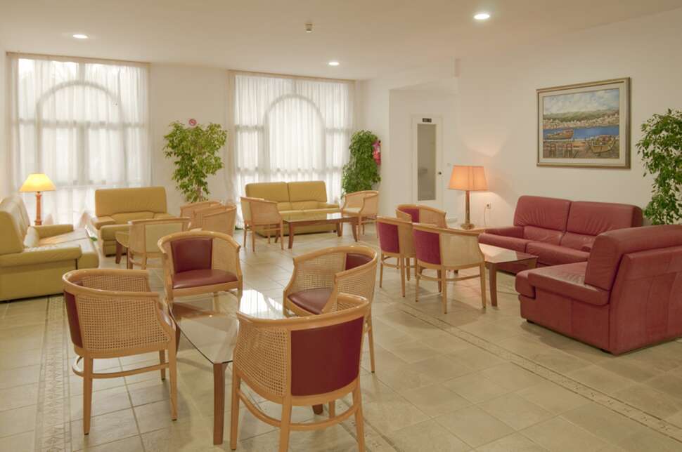 Een foto van het interieur van Alexandra Beach Aparthotel