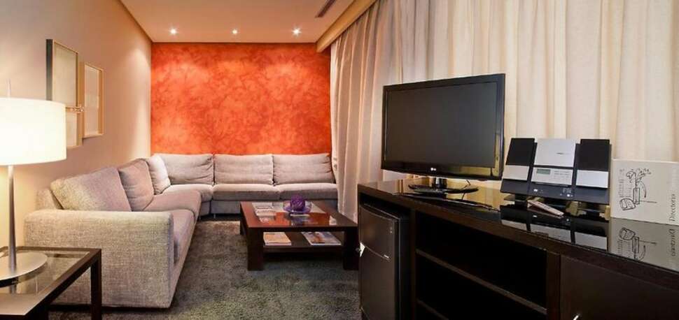 Een foto van het interieur van Silken Puerta Valencia