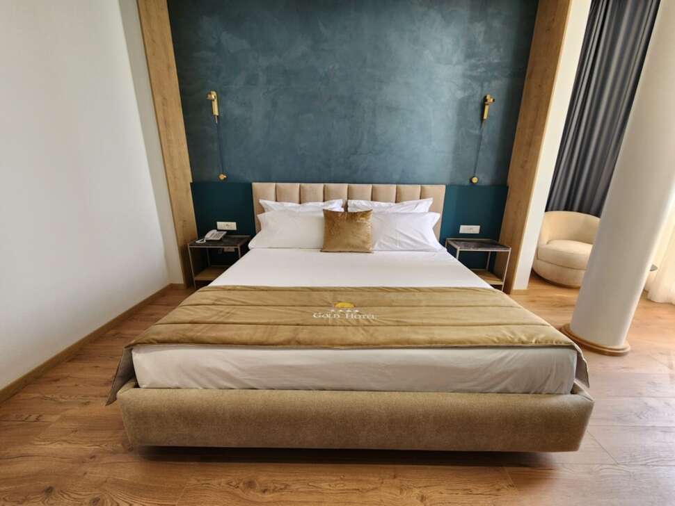 Ein Foto Gold Hotel