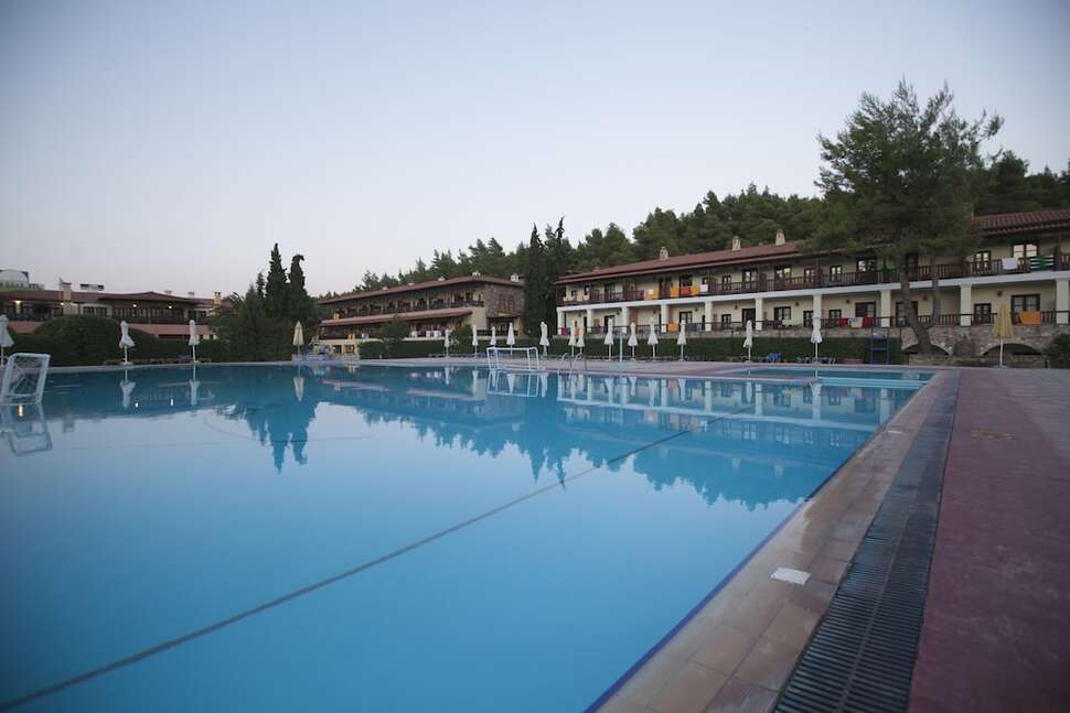 Een foto van het zwembad bij Simantro Resort