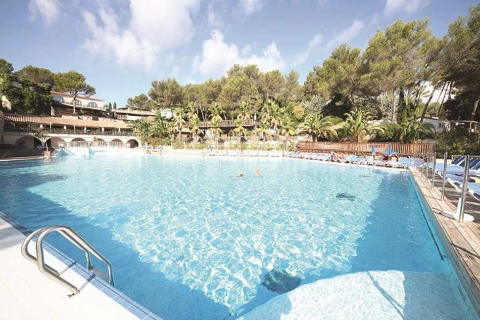 Een foto van het zwembad bij Camping Holiday Green
