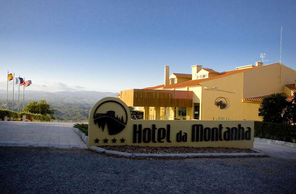 Een foto van de buitenkant van Hotel da Montanha